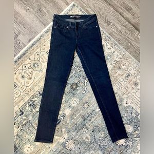 Levi’s Demi Curve low rise skinny jeans, size 5/27